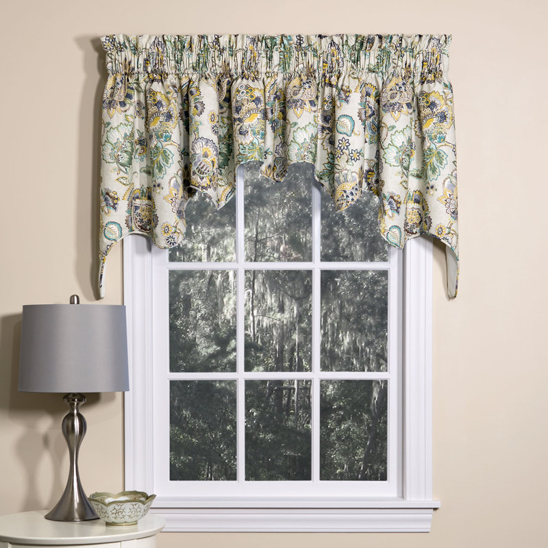 Riverpark Traditional Cotton Floral Empress Swag
