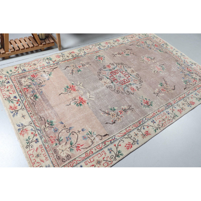 Tapis turc rétro fait à la main avec motif floral: grand tapis décoratif anatolien élégant