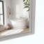 Miroir rectangulaire surdimensionné avec plateau amovible et cadre argenté-759078379