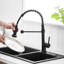 Robinet d'évier de cuisine noir moderne avec bec rétractable, fabrication, duvet mat facile à gérer, céramique, accès pratique