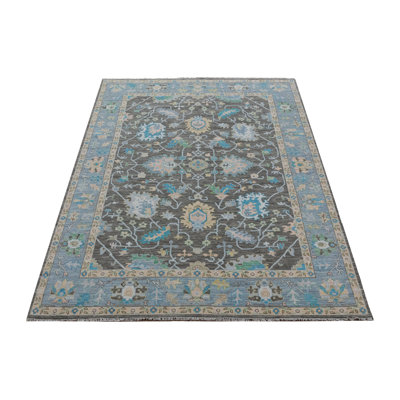 Hand Knotted Wool Indoor / Outdoor Rug