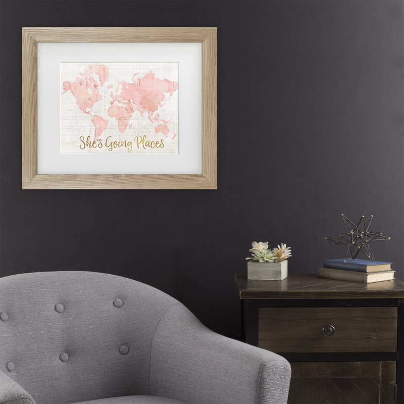 Art encadré mat Sue Schlabach «Across The World Shes Going Places Pink», H 19,5 po x l 23,5 po x P 0,75 po, Argent