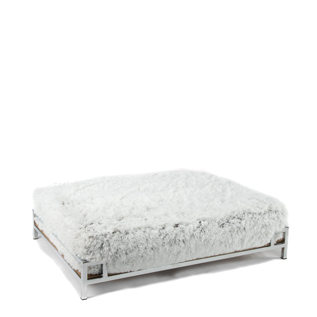 Iliana Polyester Pet Bed Everly Quinn