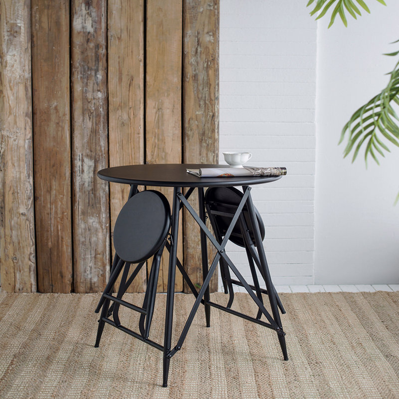 Table d'appoint et deux sièges
