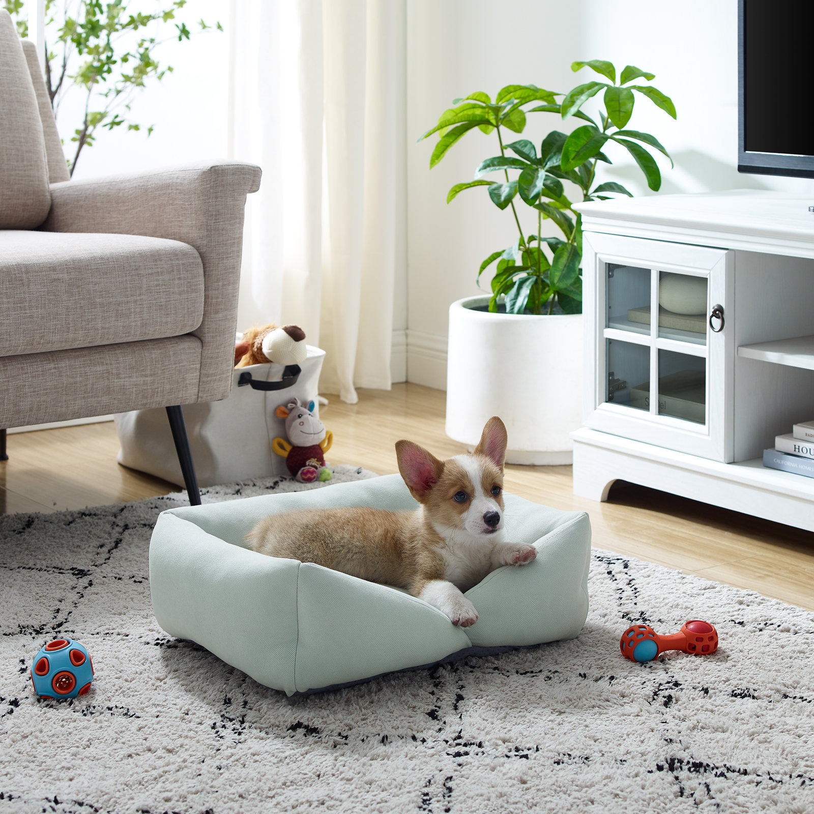 Ellie Pet Pillow, Medium (24.02" W x 19.29" D x 7" H), Light Blue