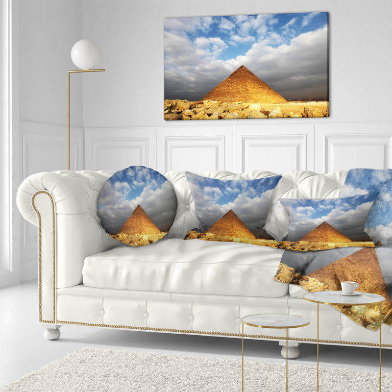 Coussin en pyramide égyptienne "africain landscape" sous un coussin lombaire ciel clair