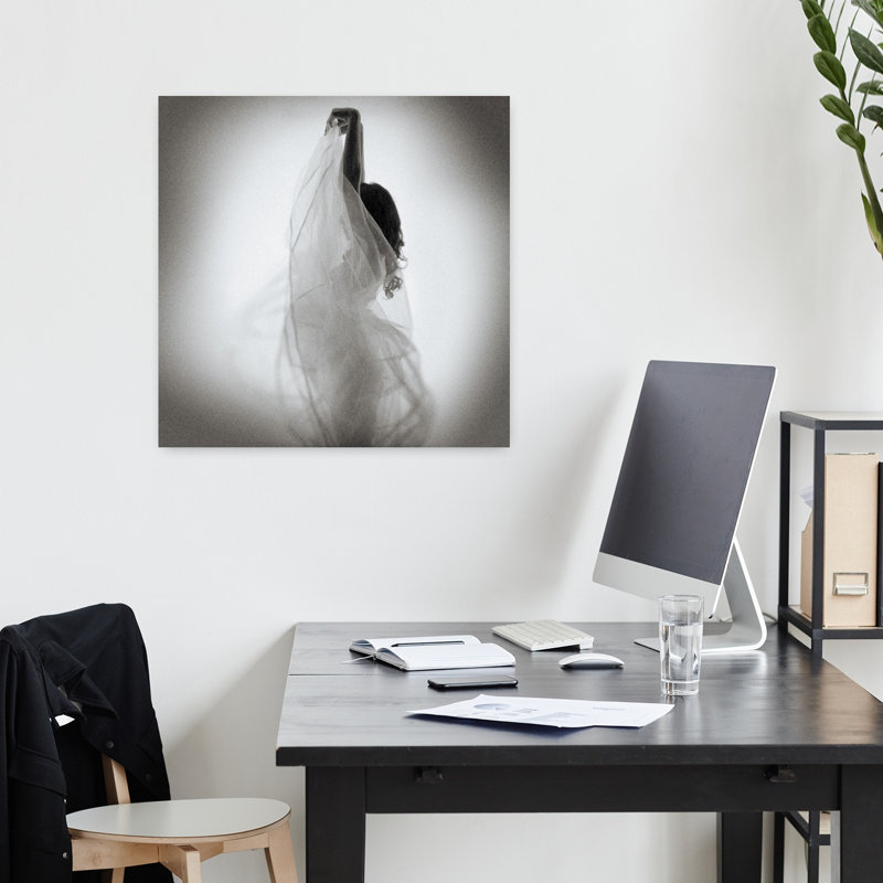 «Graceful Fabric Dance», art délicat éthéré délicat, H 18 po x l 18 po