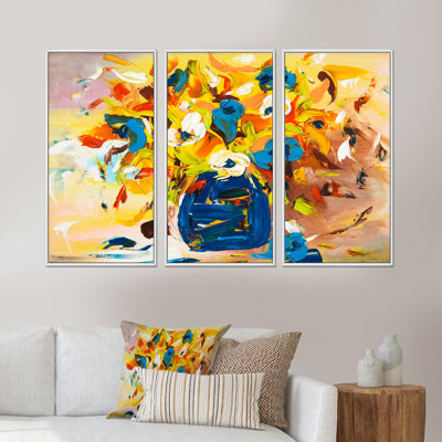 «A Vibrant Flower Bouquet» en jaune et bleu - peinture sur toile flottante 3 pièces