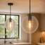 Luminaire suspendu 1 lumière à intensité variable avec globe en verre nervuré pour salle à manger (ensemble de 2)