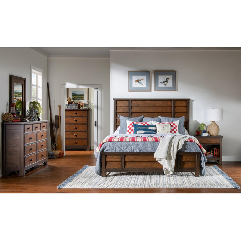Commode bicolore Lake House de style campagnard, 101,6 cm de large x 142,2 cm de hauteur x 45,7 cm de profondeur.