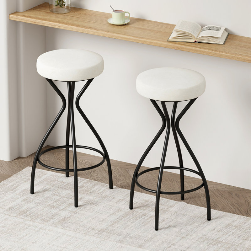 Ensemble de 2 tabourets de bar en velours sans dossier avec repose-pieds en métal, Blanc crémeux