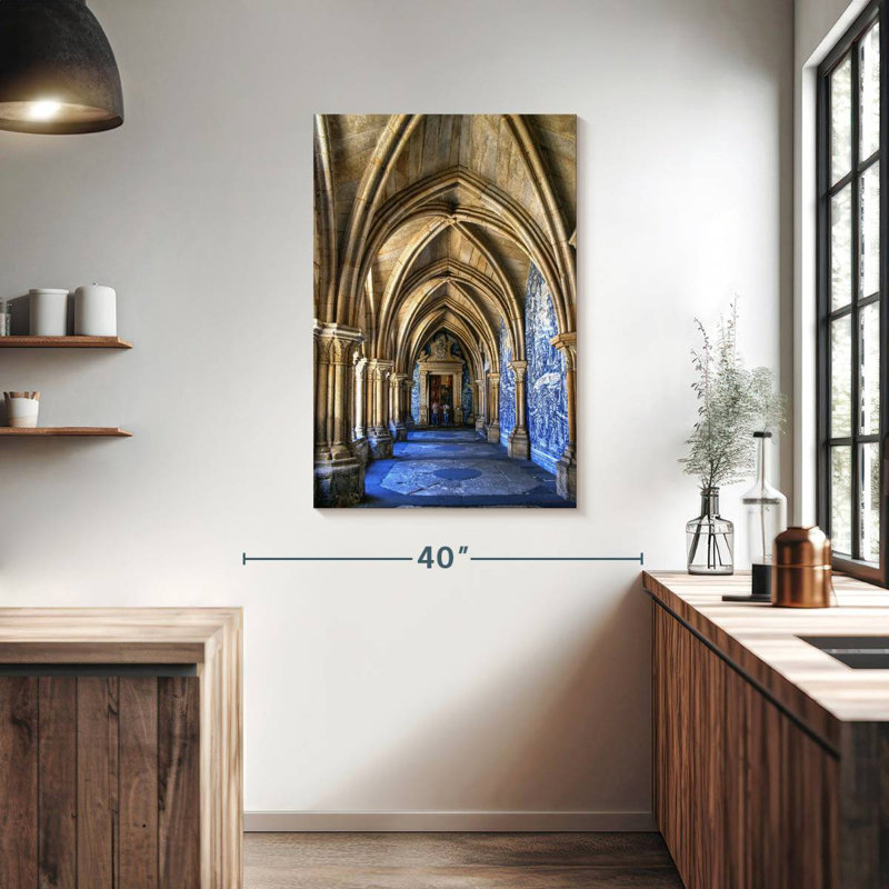 Cloître de la cathédrale Adella, H 39 po x l 26 po