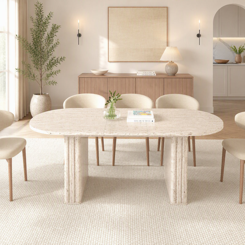 Table de salle à manger ovale extensible pour 4 à 8 personnes, finition inspirée du travertin avec piètement en bois, idéale pour les salons familiaux