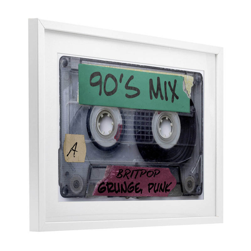 Impression rétro encadrée sous verre Cassette Mix des années 90, conception par Annabelle Hall, H 17 po x l 23 po