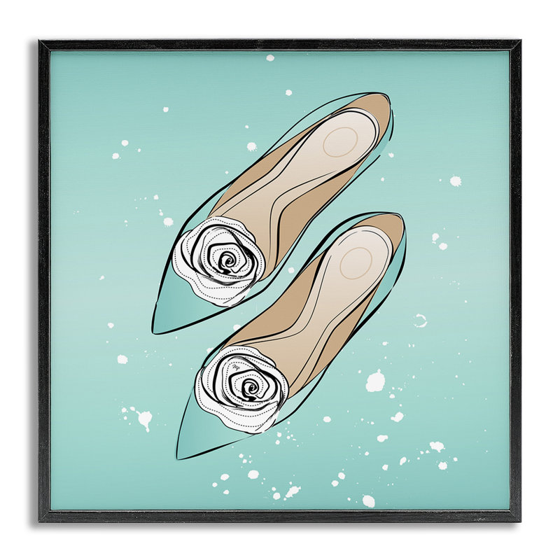 Chaussures bleues avec fleurs, giclée blanche encadrée par Martina Pavlova, Estampe numérique Farmhouse, H 24 po x l 24 po