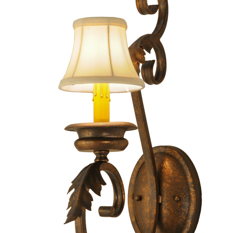 1 - Light Wallchiere