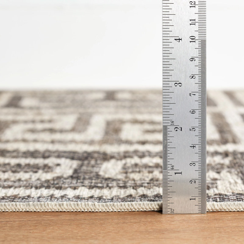 Gray and White Geometric Washable Synthetic Rug, 3' x 5'