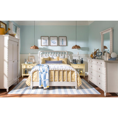Armoire Jenny Lind Lake Country