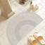 Tapis demi-cercle bohémien avec bordure en chrochet tissée à la main, magnifique tapis 100% coton - 22 x 42, lavable à la machine, beige