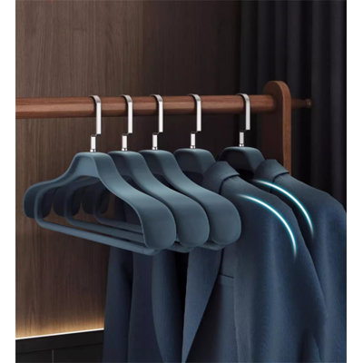 Cintre Nikkolette en plastique antidérapant pour robe / chandail / chandail