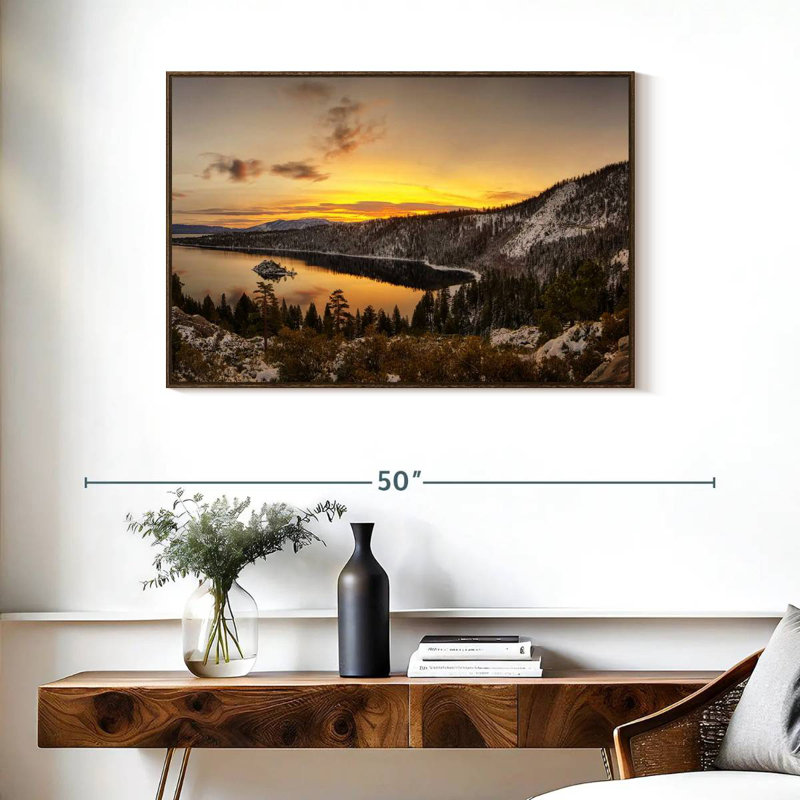 Lever du soleil sur le lac Tahoe, 37 po x 25 po, Cadre flottant noyer