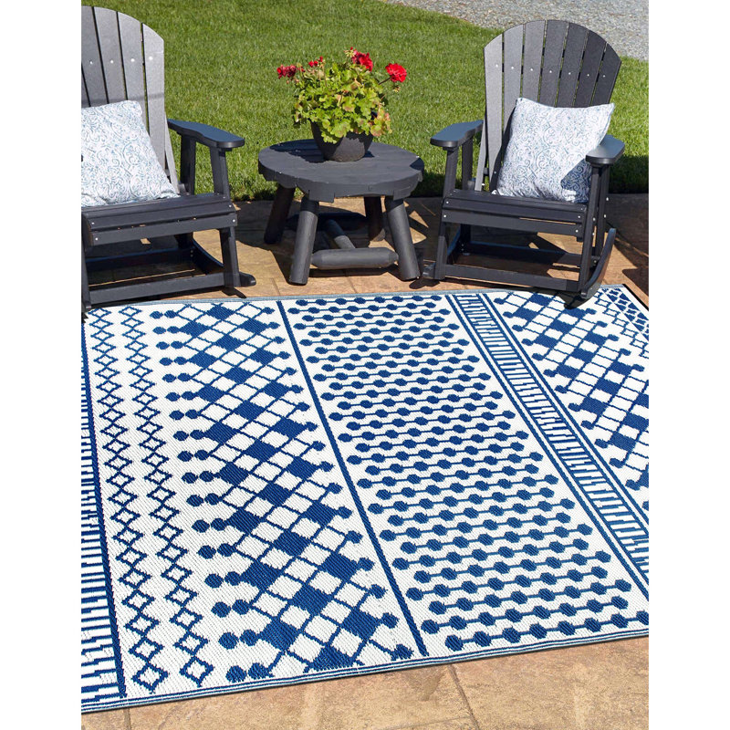 Ramveer Geometric Ivory/Blue Reversible Indoor/Outdoor Area Rug, Rectangle 3' x 5'