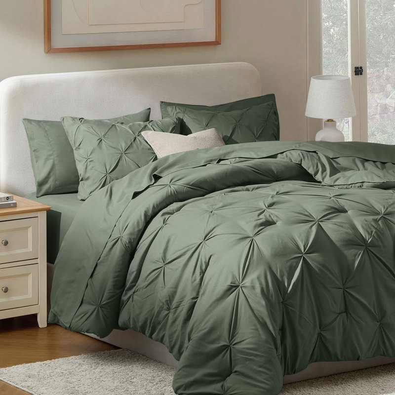 Ensemble d'édredon plissé avec draps Bed-in-a-Bag, Édredon de très grande taille et 6 pièces suppl, Vert olive