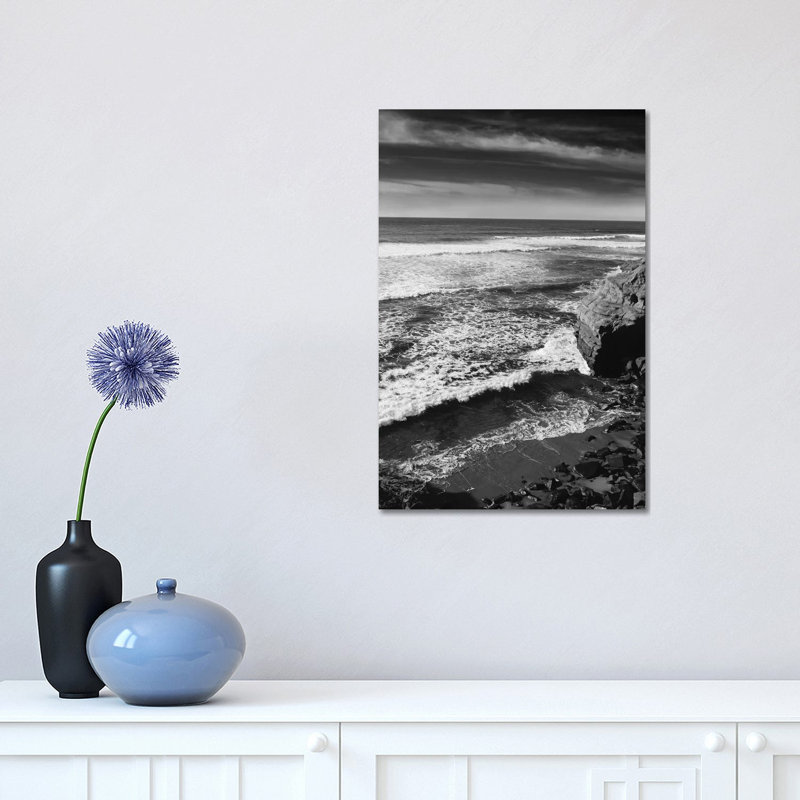 Reproduction de photo sur toile, "Monochromes Sunset Cliff" par Bethany Young, H 18 po x l 12 po x P 1,5 po