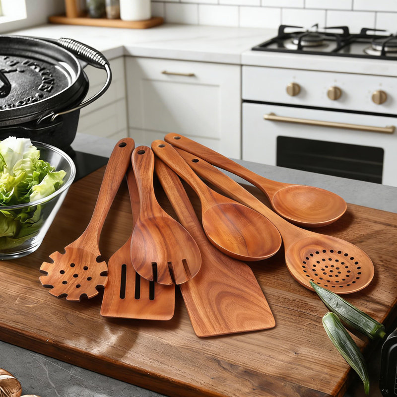 Ensemble d'ustensiles de cuisine en bois de teck de qualité supérieure, outils de cuisson anti-égratignures 7 pièces avec spatule, spatule fendue, cuillère d'écumoire, cuillère à pâtes, fourchette à salade et cuillères pour batterie de cuisine antiadhésive, sans BPA