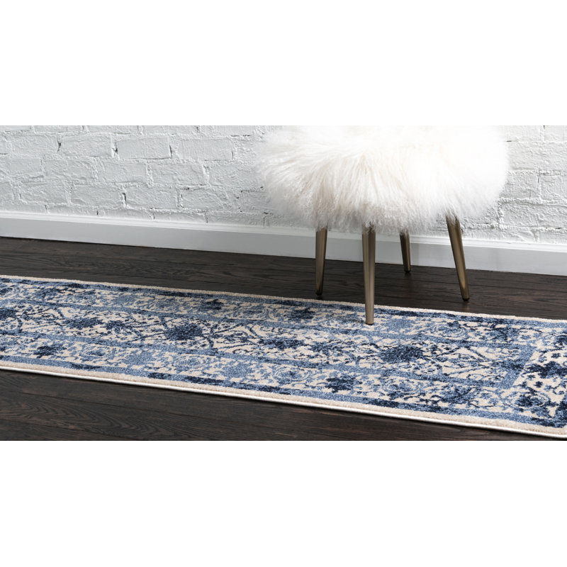 Tapis oriental bleu denim / bleu égéen Ade, Tapis de couloir 2 pi 7 po x 10 pi