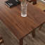 Table de salle à manger en noyer-107264285