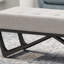 Aspect gaufré de style contemporain avec dessus moelleux et pieds géométriques avec siège à boutons moderne