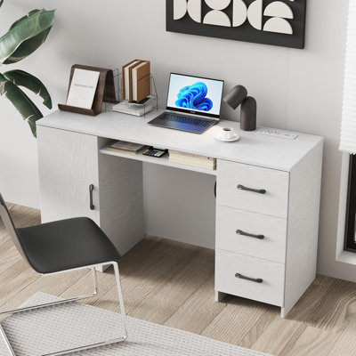 Grand bureau d'ordinateur de 53 pouces avec prises de courant et port de charge USB