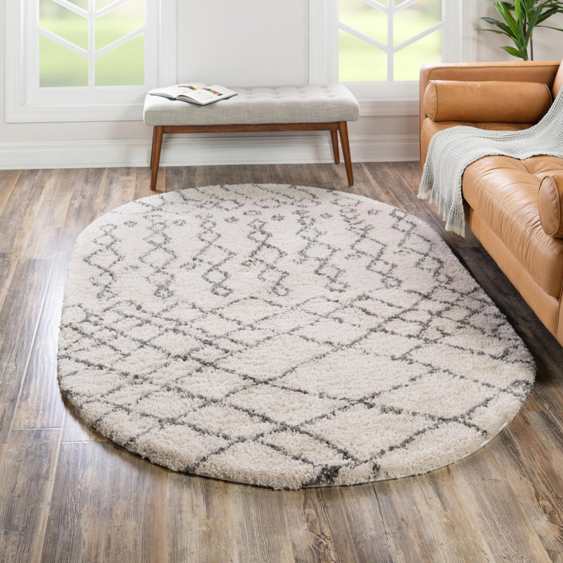 Tapis ivoire / noir Pickering, Ovale 4 pi 1 po x 6 pi 1 po