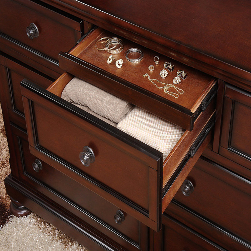 Commode classique transitionnelle à 7 tiroirs avec placage de bouleau brun et placage de bouleau caché, Mélange de bruns