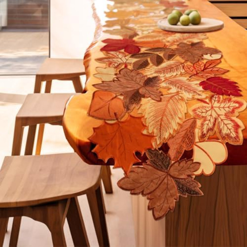 Chemin de table automnal de 91 cm de long, brodé de feuilles d'érable.
