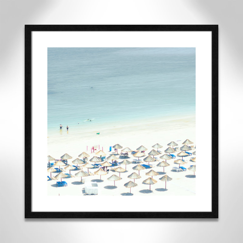 «Sesimbra I» par Ingrid Beddoes - impression, H 24,75 po x l 24,75 po x P 0,75 po, Papier avec cadre en bois noir
