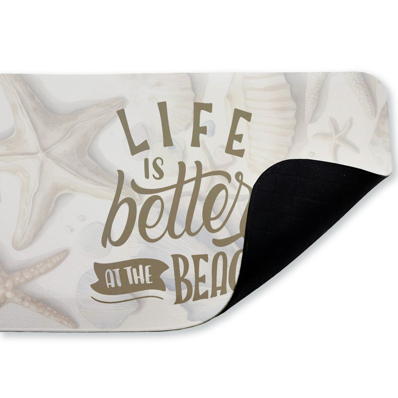 Tapis de sol anti-fatigue Better At Beach Seashells, design par Kim Allen, 30 po x 18 po