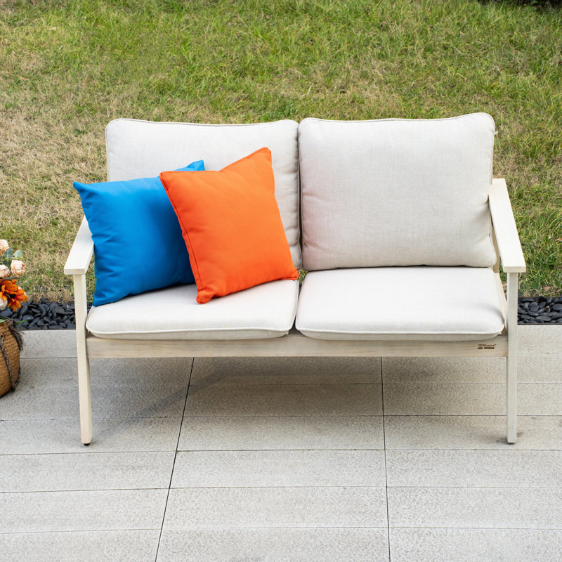 Tarria 136cm Wide Loveseat