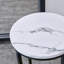 Table d'appoint moderne en faux panneau de fibres à densité moyenne, compacte et élégante pour les petits espaces, facile à assembler et à entretenir.