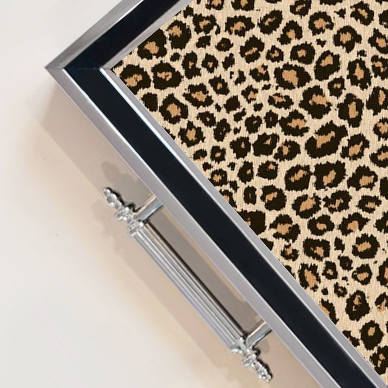 Élégant plateau en verre de 19,7 po x 11,4 po x 1,4 po | Fabrication 100% verre durable | Facile à nettoyer avec un chiffon humide | Idéal pour le service, la présentation décorative et l'organisation | Ajout élégant à la décoration intérieure