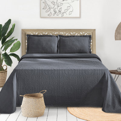 Swanton 100% Textured Medallion Cotton Modern & Contemporary Bedspread & Pillow Sham Set