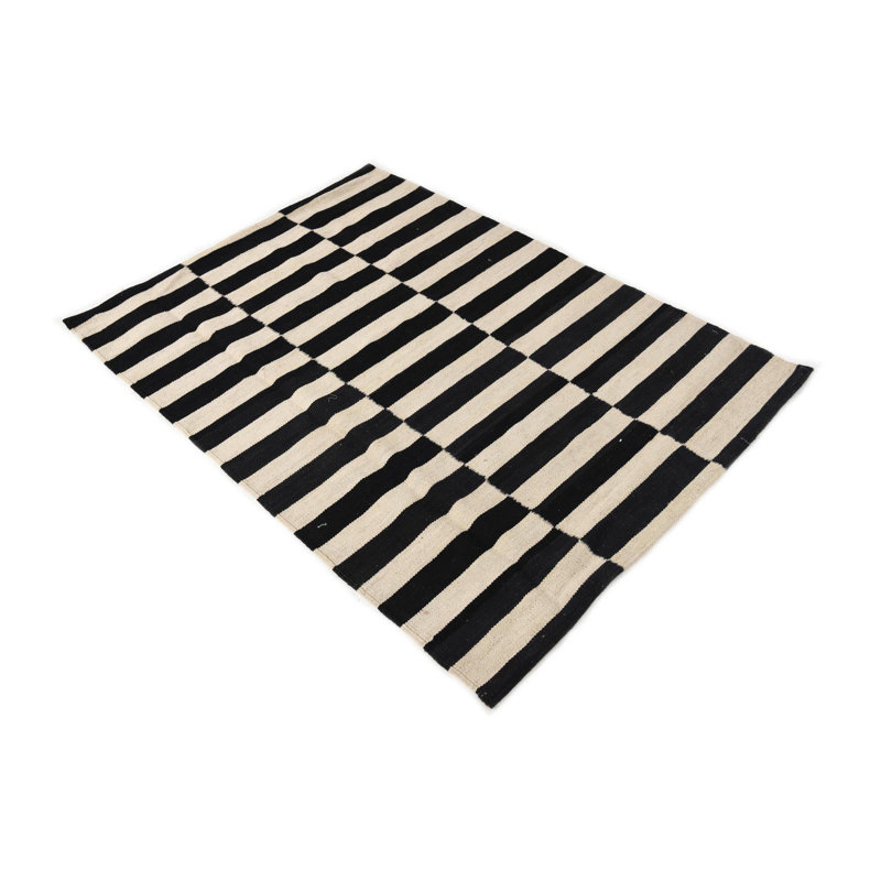 Tapis noir et blanc Noe