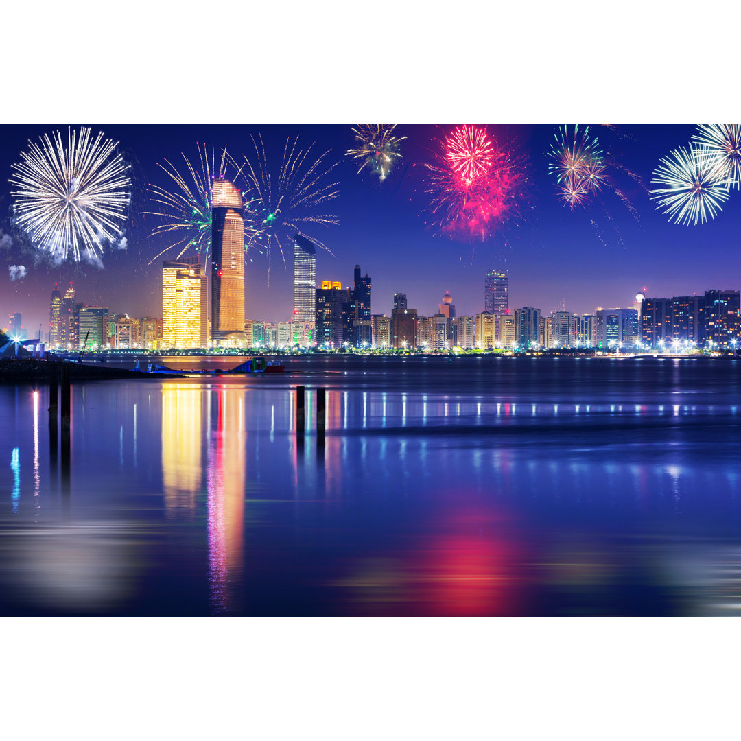 Neujahrsfeuerwerk von Patryk_Kosmider - Wrapped Canvas Photograph