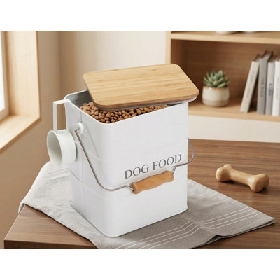 Boîte en métal pour chien, 5 à 6 lb, avec couvercle en bois, poignée et pelle, blanc, pour le rangement des collations pour animaux