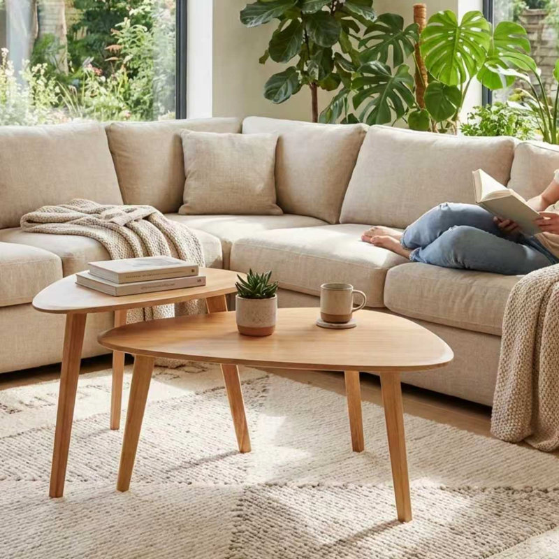 Ensemble de tables basses gigognes en bois de style Mid-Century et de tables empilables avec pieds en bois massif, Nature