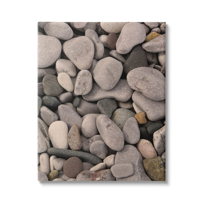 «Divers Beach Pebbles Composition Floater» par Lil 'Rue, H 40 po x l 30 po x P 1,5 po, Toile tendue