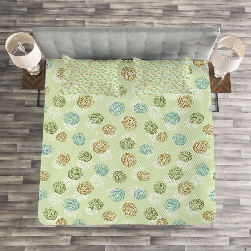 Farmhouse / Country Floral Coverlet, King Coverlet + 2 Shams