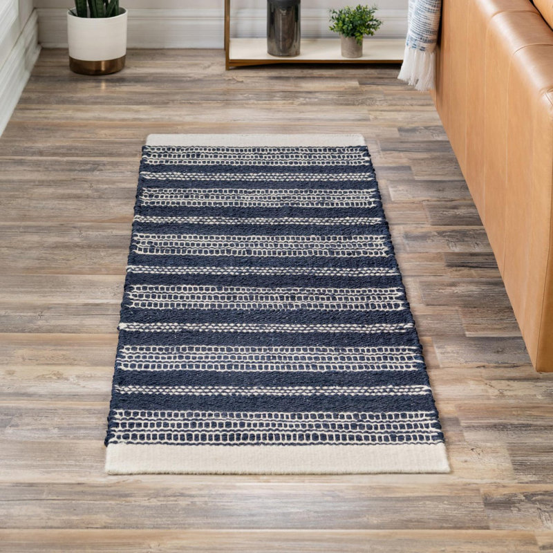 Tapis bleu marine Dovecove, Tapis de couloir 2 pi x 6 pi 1 po