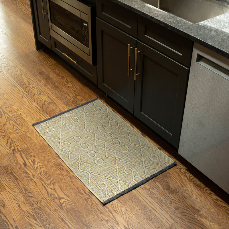 Brenly Geometric Machine Washable Non Skid Indoor Area Rug - Green , Rectangle 2' x 3'